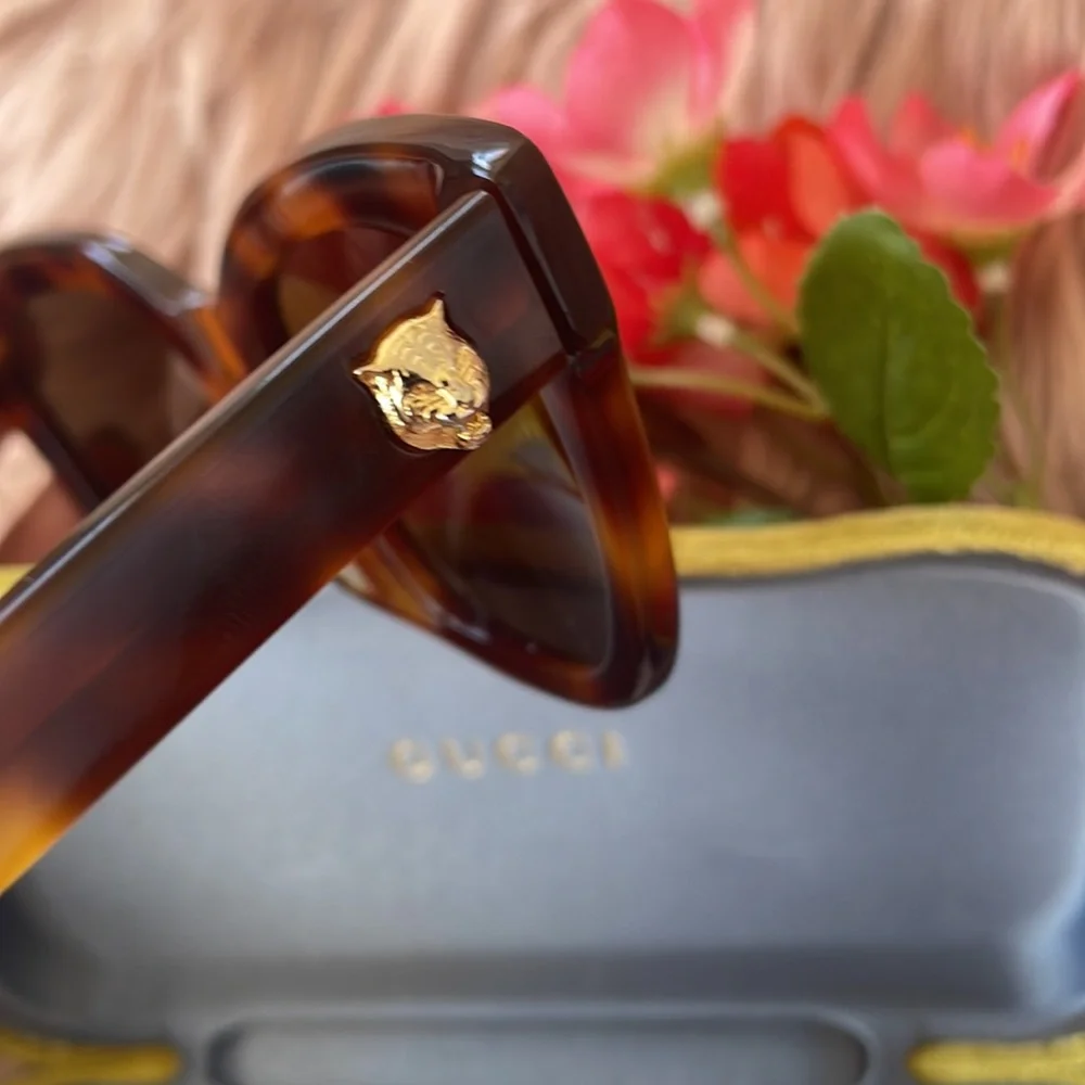 Gucci Sunglasses - Picture 5 of 6